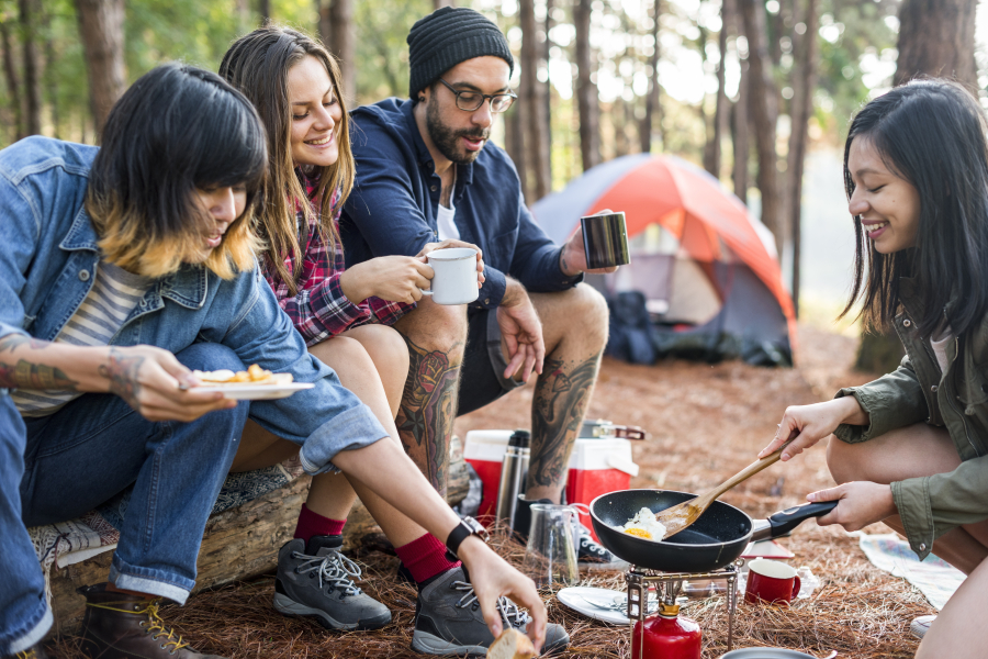 groupe d'amis dans un camping ile d'Oléron